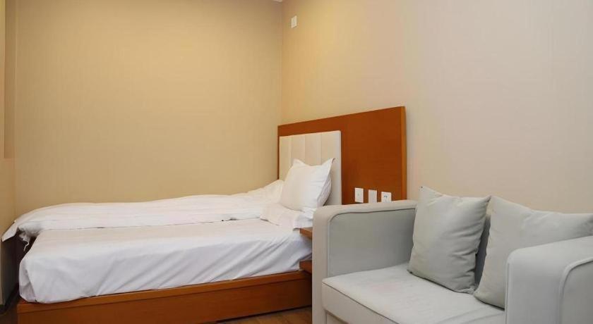Beijing Yi Jia Hotel エクステリア 写真